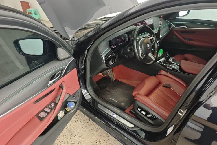 Used BMW 5 Series 2021 530Li Luxury Edition M Sport Package Driver Seat