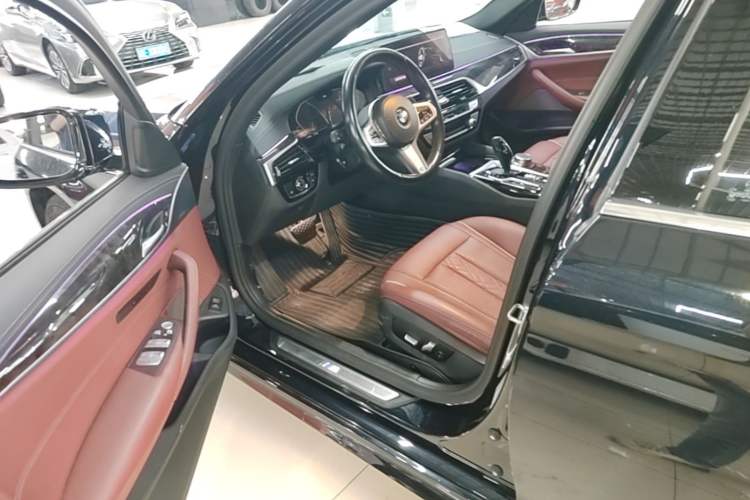 Used BMW 5 Series 2021 Facelifted 525Li M Sport Package Driver Seat