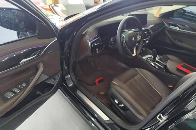 Used BMW 5 Series 2021 525Li Luxury Package Driver Seat