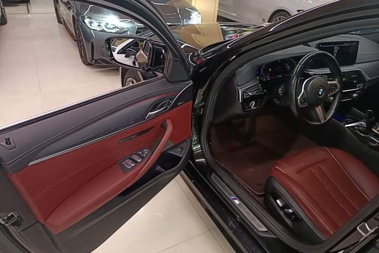 Used BMW 5 Series 2021 530Li Leading Model M Sport Package Driver Seat