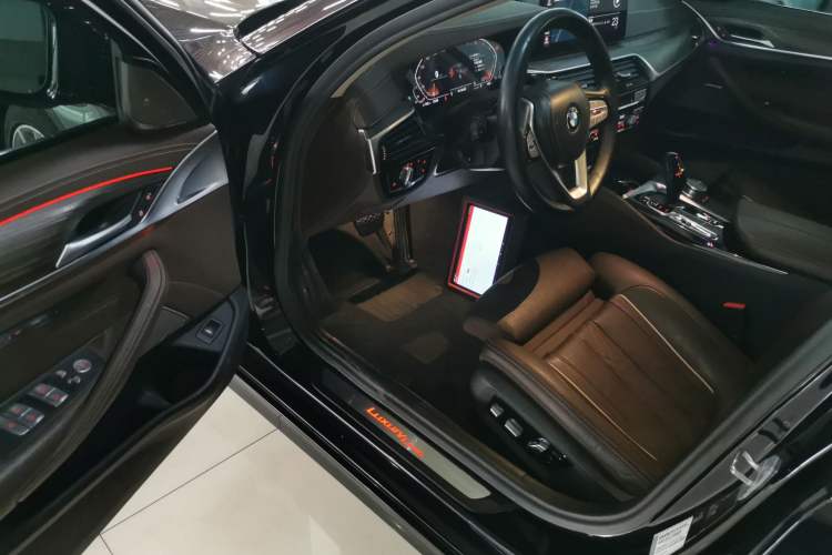 Used BMW 5 Series 2021 530Li Luxury Edition Premium Package Driver Seat