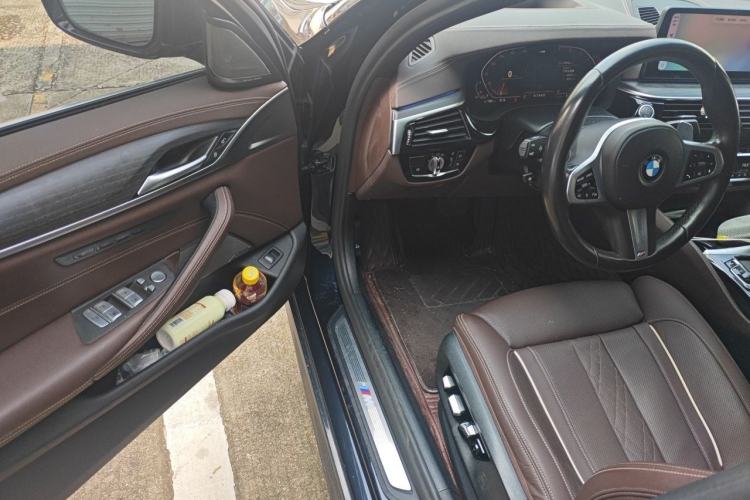 Used BMW 5 Series 2021 530Li Luxury Edition M Sport Package Driver Seat