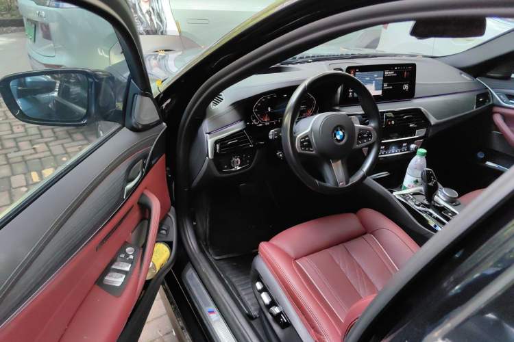 Used BMW 5 Series 2021 530Li Luxury Edition M Sport Package Driver Seat