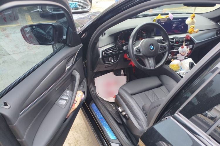 Used BMW 5 Series 2021 525i M Sport Package Driver Seat