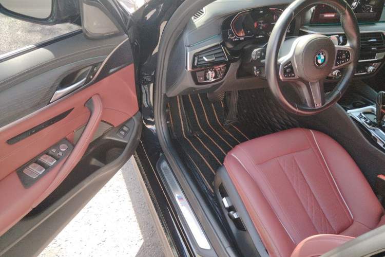 Used BMW 5 Series 2021 530Li Leading Model M Sport Package Driver Seat