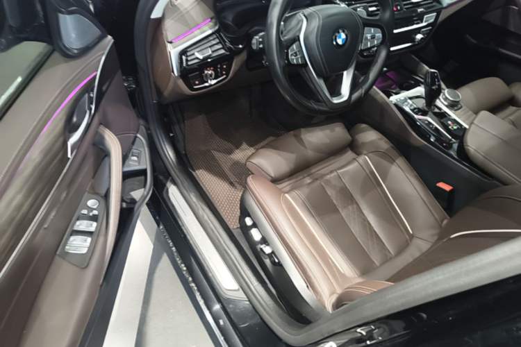 Used BMW 5 Series 2021 530Li Luxury Edition Premium Package Driver Seat