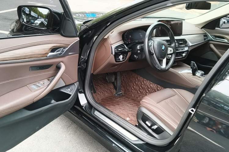 Used BMW 5 Series 2021 530Li Leading Luxury Package Driver Seat