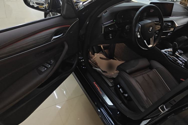 Used BMW 5 Series 2021 530Li Luxury Edition Premium Package Driver Seat