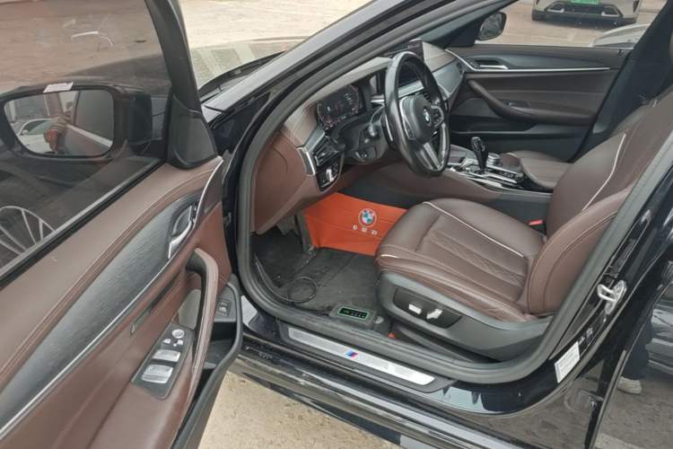 Used BMW 5 Series 2021 Facelifted 530Li Leading Edition M Sport Package Driver Seat