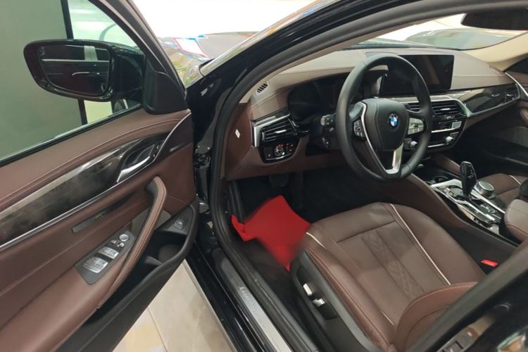 Used BMW 5 Series 2021 525Li Luxury Package Driver Seat