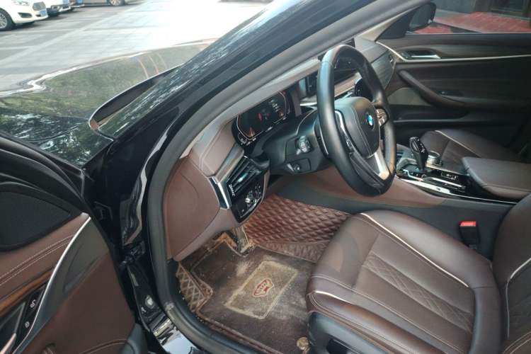 Used BMW 5 Series 2021 Restyled 530Li Leading Edition Luxury Package Driver Seat
