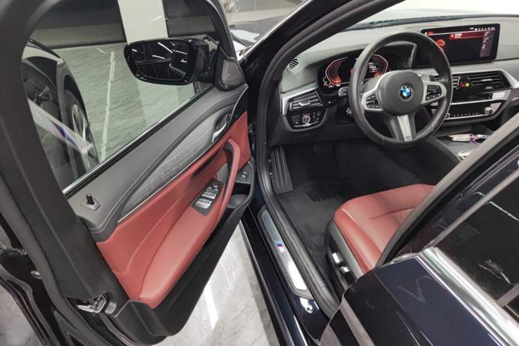 Used BMW 5 Series 2021 530Li Leading Model M Sport Package Driver Seat