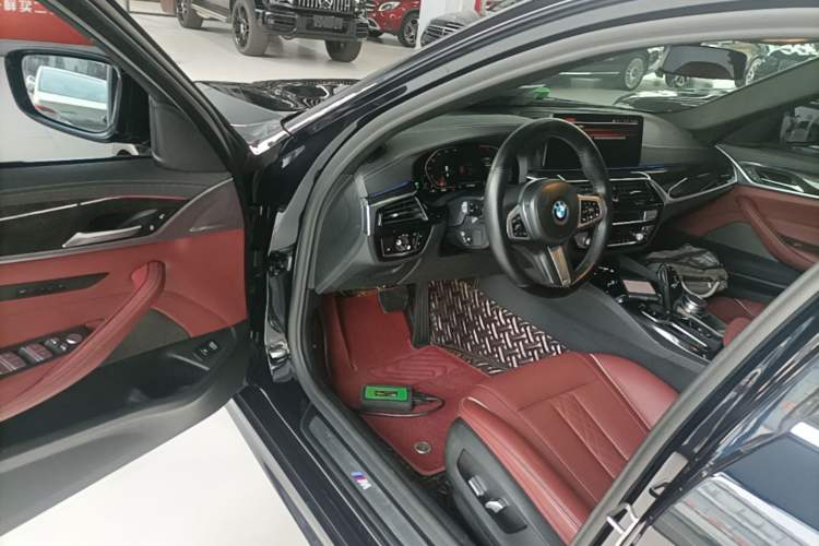 Used BMW 5 Series 2021 525Li M Sport Package Driver Seat