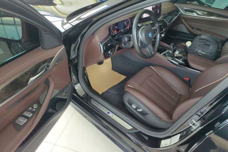 Used BMW 5 Series 2021 530Li Leading Model M Sport Package Driver Seat