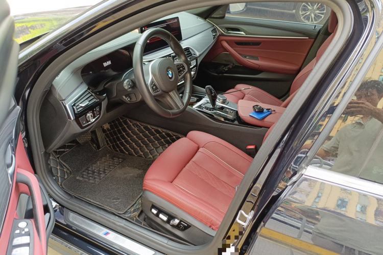 Used BMW 5 Series 2021 530Li Luxury Edition M Sport Package Driver Seat