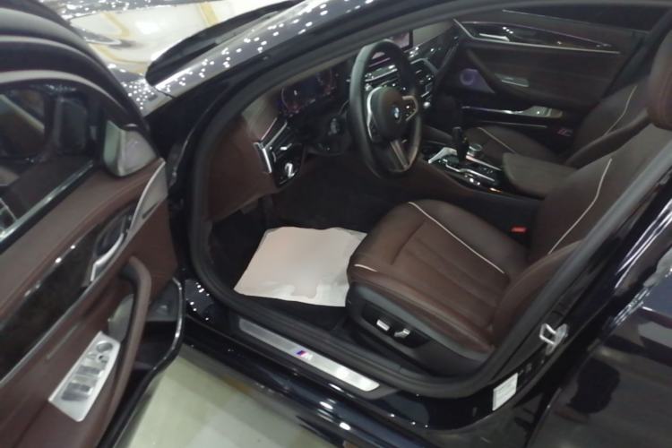 Used BMW 5 Series 2021 Facelifted 525Li M Sport Package Driver Seat