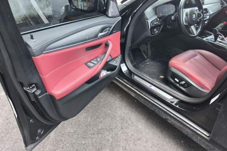 Used BMW 5 Series 2021 530Li Leading Model M Sport Package Driver Seat