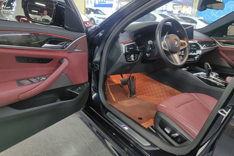 Used BMW 5 Series 2021 525Li M Sport Package Driver Seat