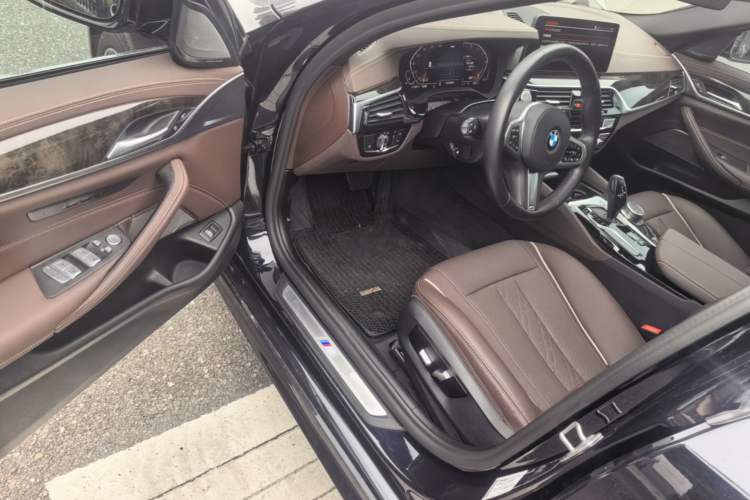 Used BMW 5 Series 2021 525Li M Sport Package Driver Seat