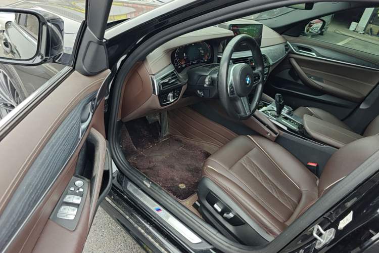 Used BMW 5 Series 2021 530Li Leading Model M Sport Package Driver Seat