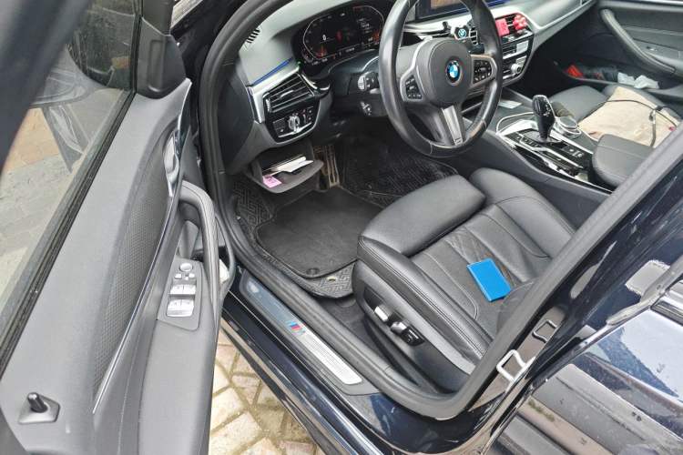 Used BMW 5 Series 2021 525i M Sport Package Driver Seat