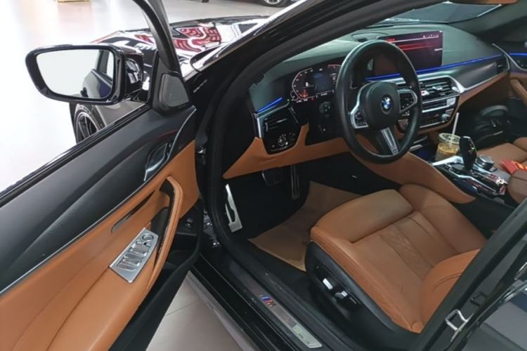 Used BMW 5 Series 2021 530i M Sport Package Driver Seat