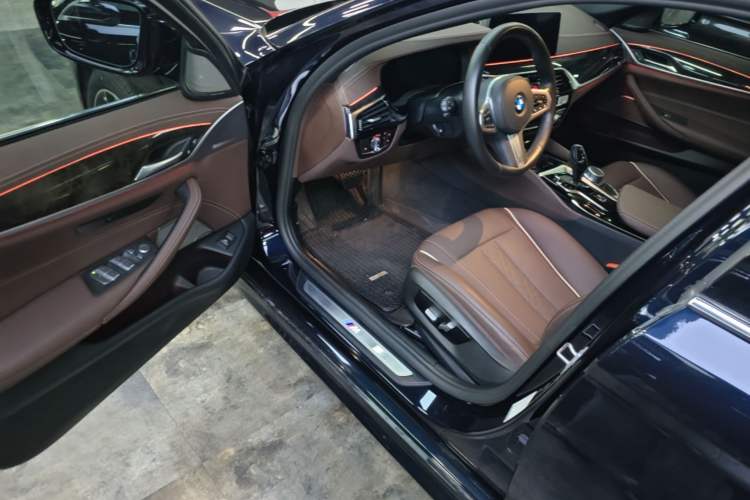 Used BMW 5 Series 2021 525Li M Sport Package Driver Seat