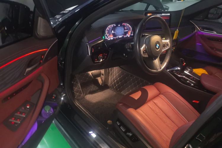 Used BMW 5 Series 2021 530Li Luxury Edition M Sport Package Driver Seat