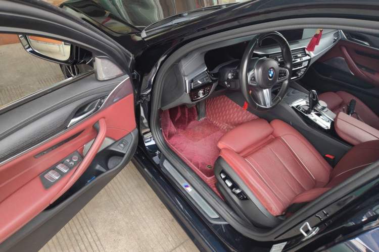 Used BMW 5 Series 2021 530Li Luxury Edition M Sport Package Driver Seat