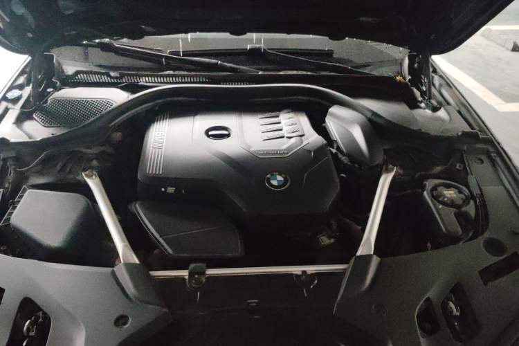 Used BMW 5 Series 2021 525i M Sport Package Engine Bay