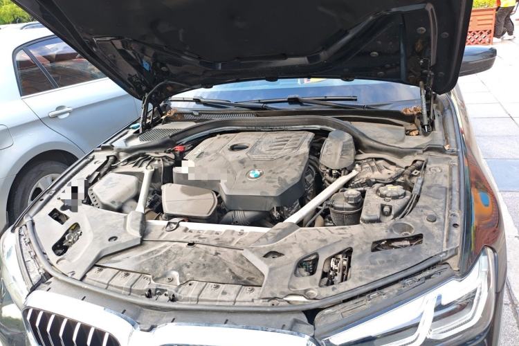 Used BMW 5 Series 2021 530Li Leading Model M Sport Package Engine Bay