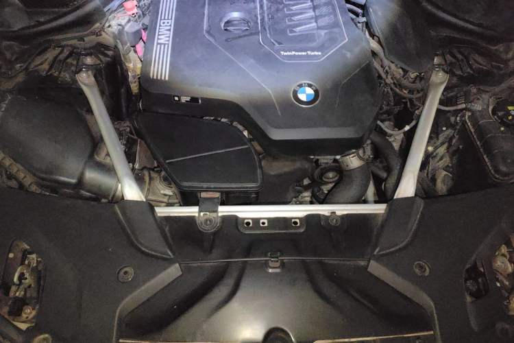 Used BMW 5 Series 2021 525Li M Sport Package Engine Bay