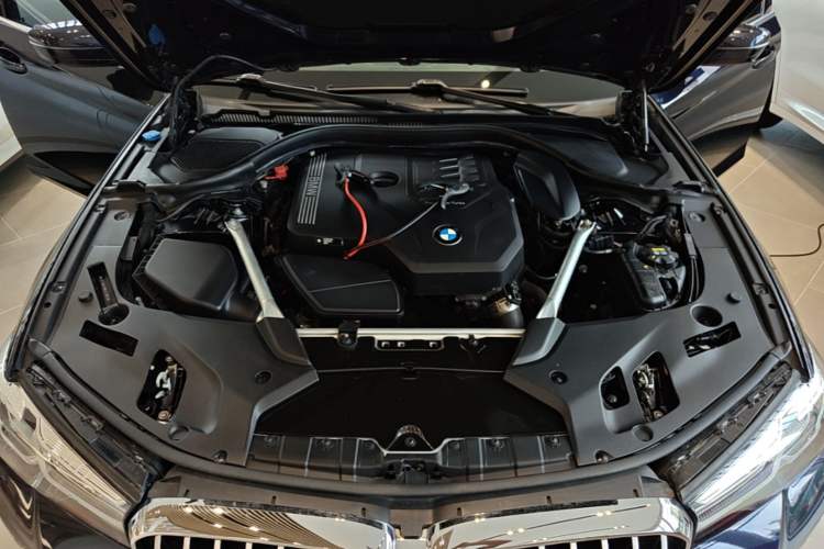 Used BMW 5 Series 2021 525Li M Sport Package Engine Bay