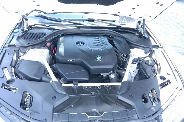 Used BMW 5 Series 2021 525Li M Sport Package Engine Bay