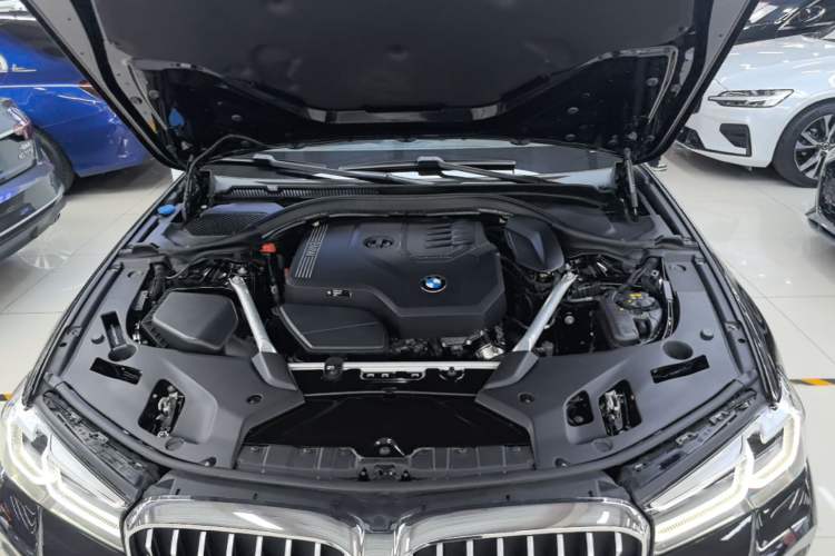 Used BMW 5 Series 2021 525Li M Sport Package Engine Bay