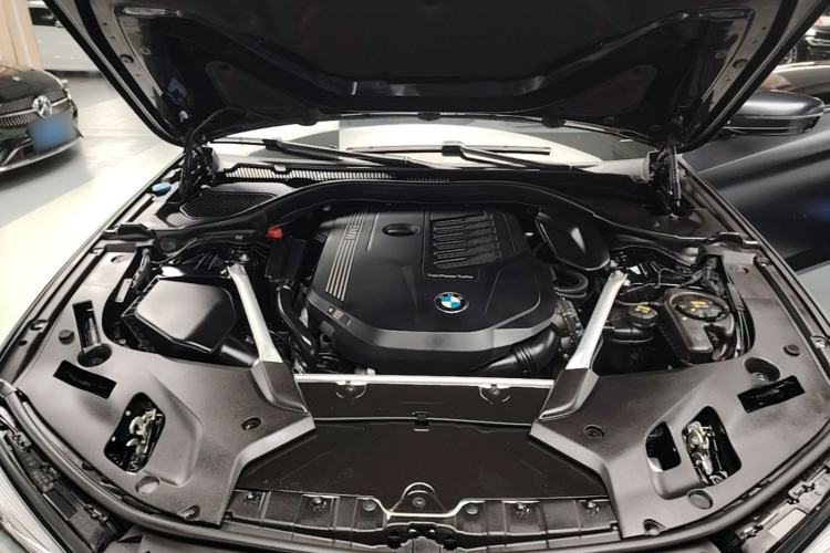 Used BMW 5 Series 2021 540i Sport Line M Sport Package Engine Bay