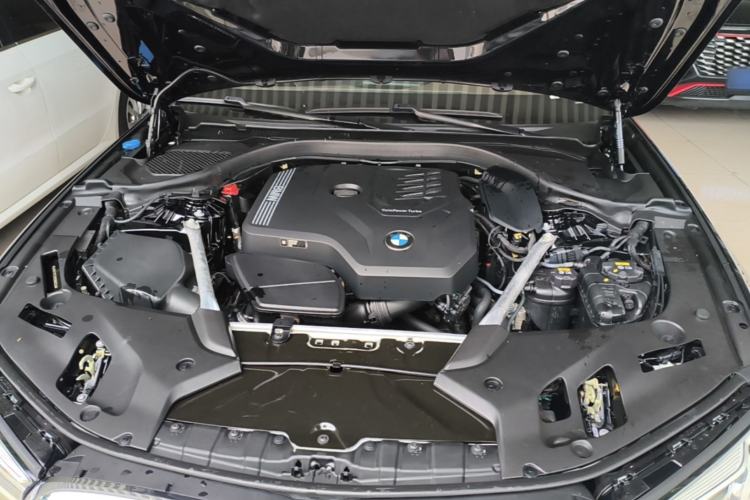 Used BMW 5 Series 2021 530Li Leading Luxury Package Engine Bay