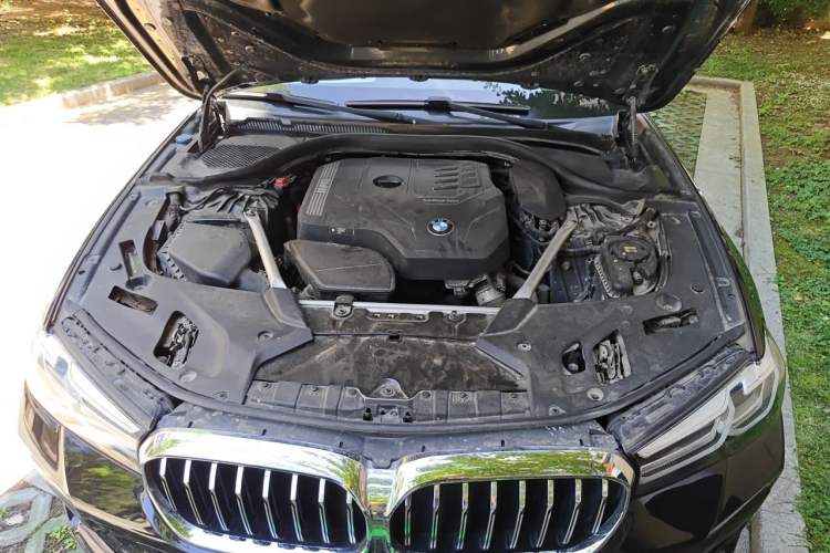 Used BMW 5 Series 2021 Facelifted 525Li M Sport Package Engine Bay
