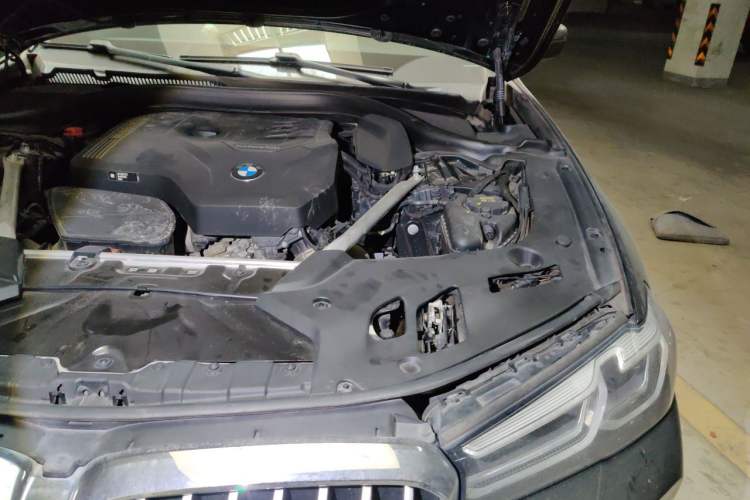 Used BMW 5 Series 2021 525Li M Sport Package Engine Bay Left