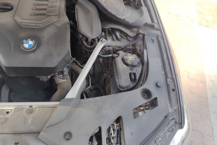 Used BMW 5 Series 2021 525Li M Sport Package Engine Bay Left