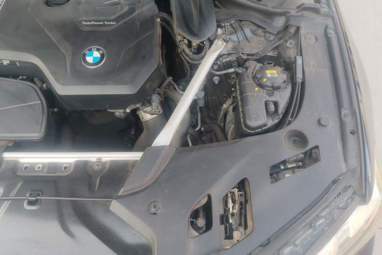 Used BMW 5 Series 2021 525Li M Sport Package Engine Bay Left