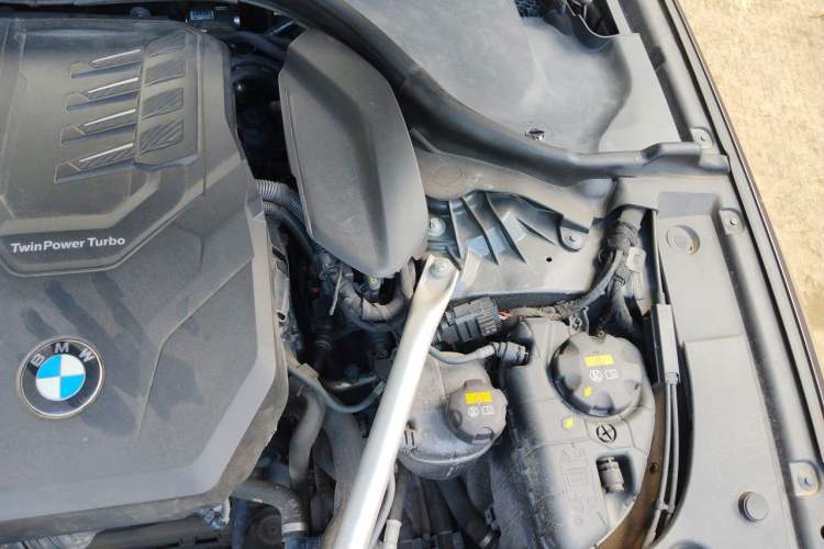Used BMW 5 Series 2021 Facelifted 530Li Leading Edition M Sport Package Engine Bay Left