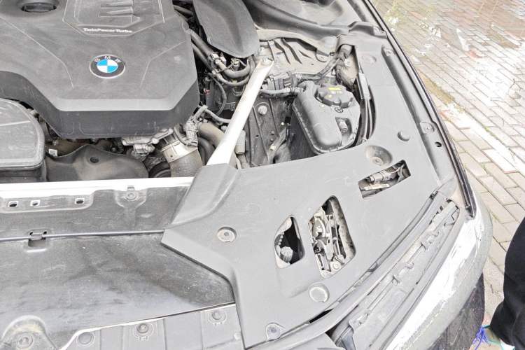 Used BMW 5 Series 2021 525Li M Sport Package Engine Bay Left