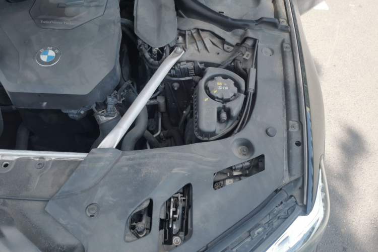 Used BMW 5 Series 2021 525Li Luxury Package Engine Bay Left