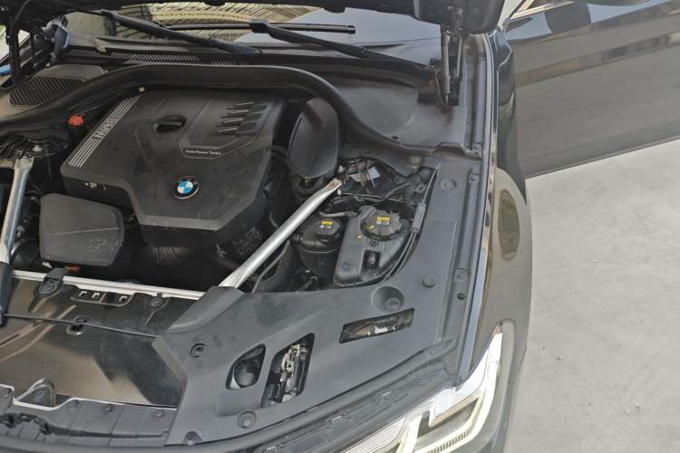 Used BMW 5 Series 2021 530Li Leading Luxury Package Engine Bay Left