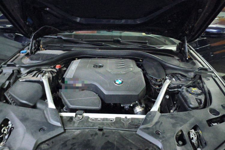 Used BMW 5 Series 2021 525Li M Sport Package Engine Bay Left