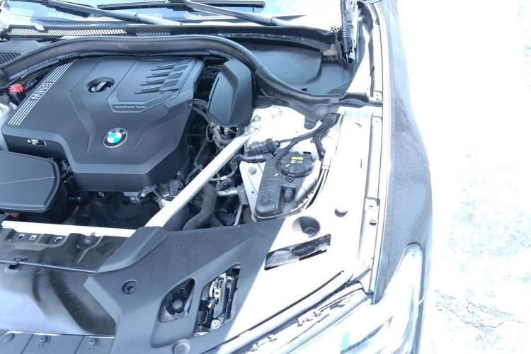 Used BMW 5 Series 2021 525Li M Sport Package Engine Bay Left