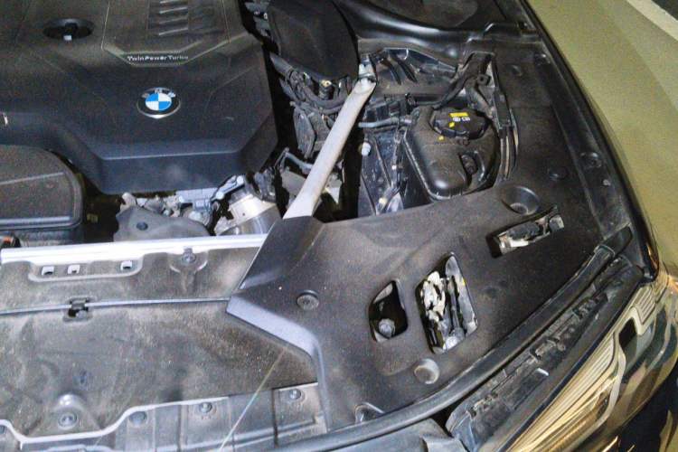 Used BMW 5 Series 2021 525Li Luxury Package Engine Bay Left