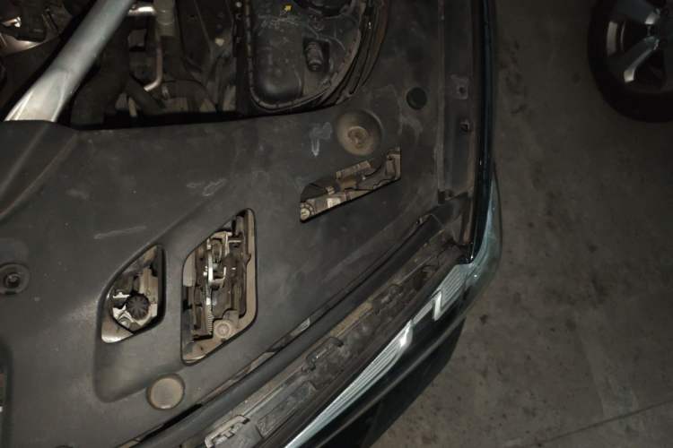 Used BMW 5 Series 2021 525Li M Sport Package Engine Bay Left