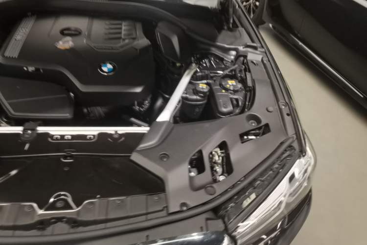 Used BMW 5 Series 2021 530Li Luxury Edition Premium Package Engine Bay Left